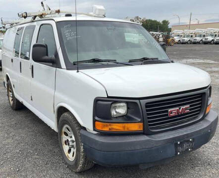 2013 GMC Savana for sale at Vans Vans Vans INC in Blauvelt NY