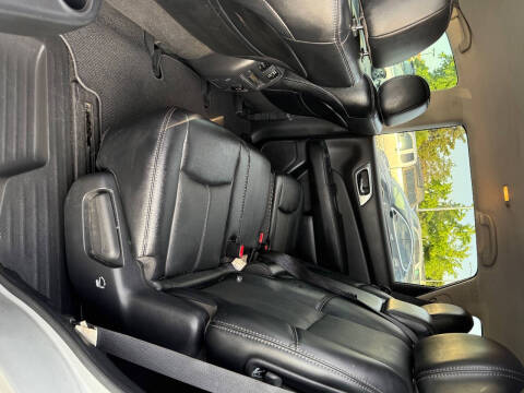 2017 Nissan Pathfinder SL