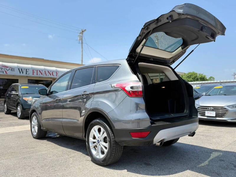 2017 Ford Escape SE