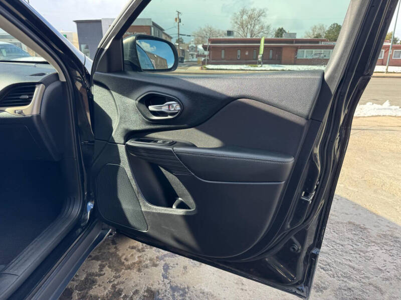 2015 Jeep Cherokee Sport