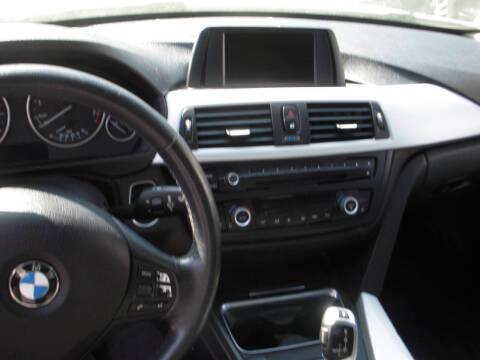 2012 BMW 3 Series 328i