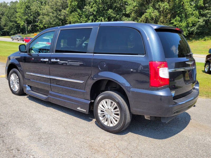 2014 Chrysler WHEELCHAIR VAN