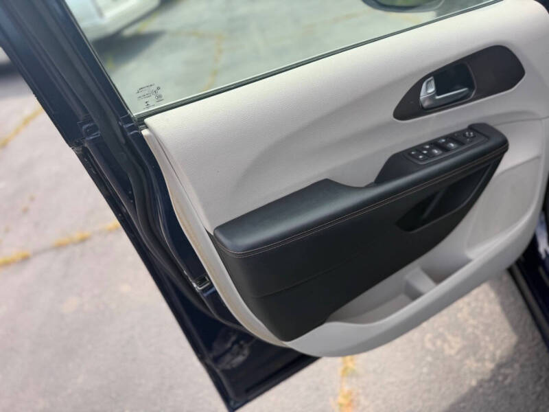 2018 Chrysler Pacifica LX