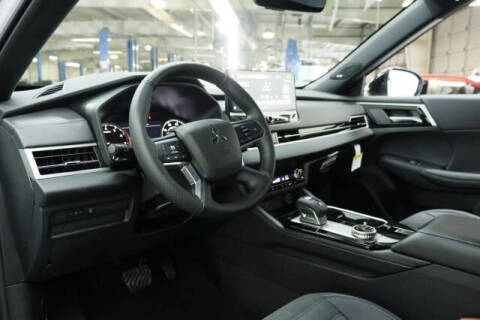 2026 Mitsubishi Outlander LE