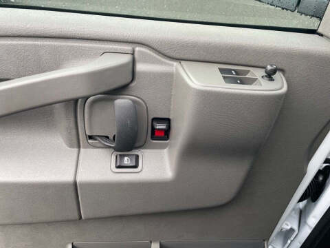 2025 Chevrolet Express 2500