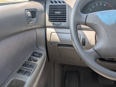 2004 Toyota Camry LE