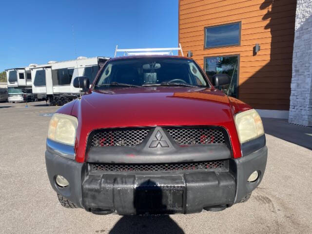 2006 Mitsubishi Raider Duro Cross V8