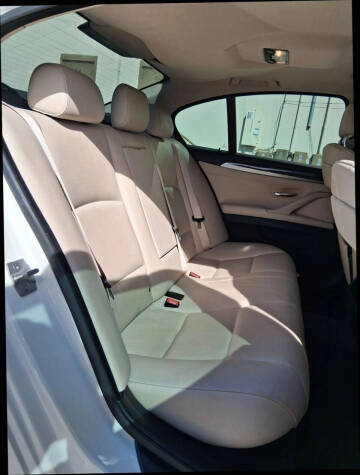 2012 BMW 5 Series 528i