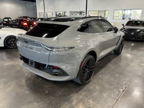 2022 Aston Martin DBX