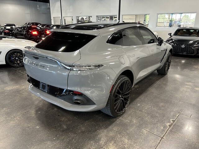 2022 Aston Martin DBX