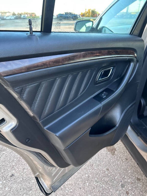 2017 Ford Taurus Limited