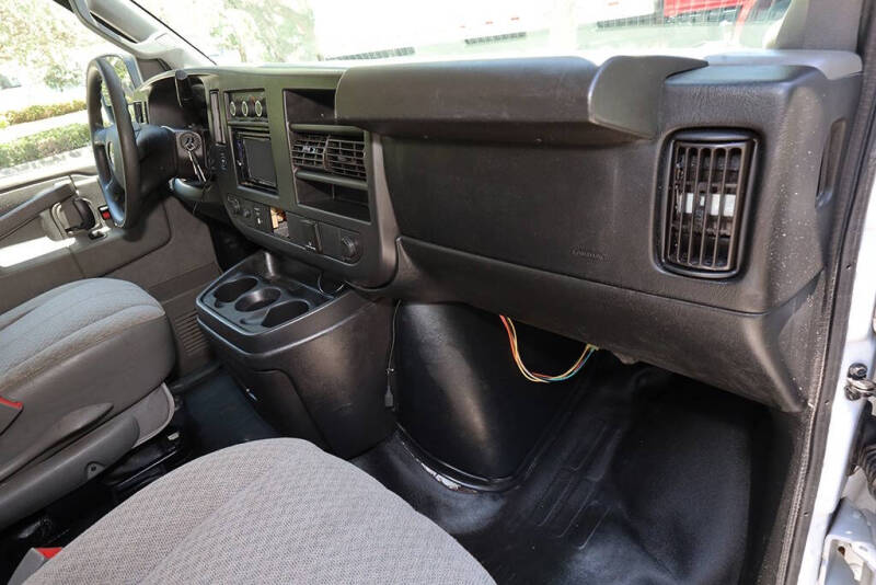2017 GMC Savana 2500