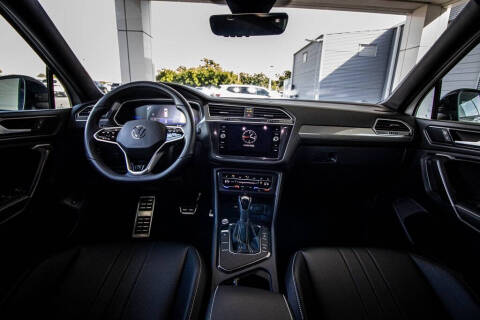 2024 Volkswagen Tiguan SE R-Line Black