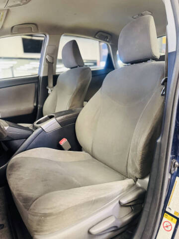 2013 Toyota Prius Three