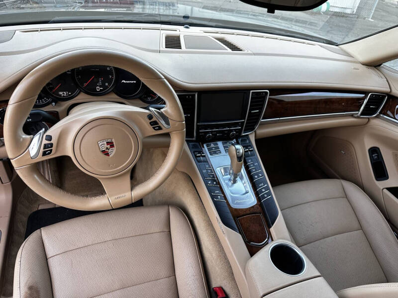 2012 Porsche Panamera