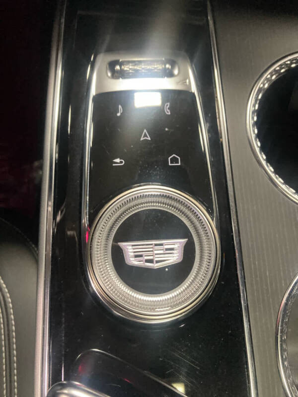 2024 Cadillac LYRIQ Luxury 1