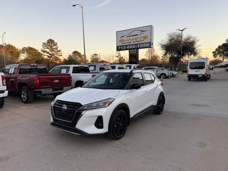 2022 Nissan Kicks SR