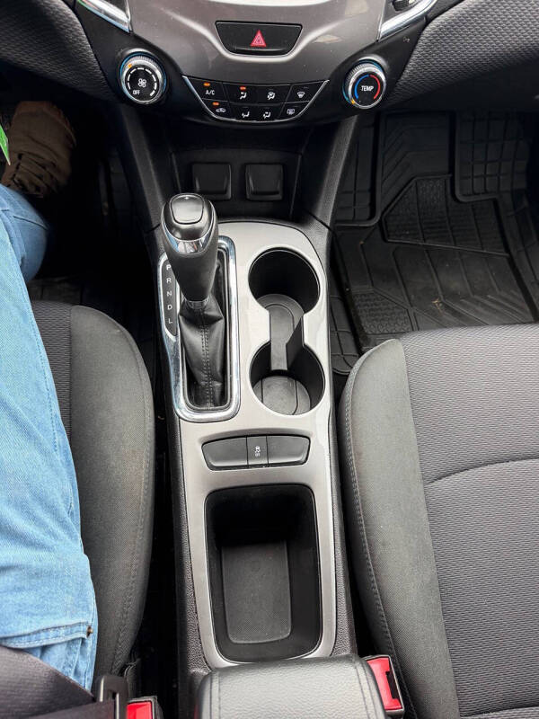 2017 Chevrolet Cruze LT Auto