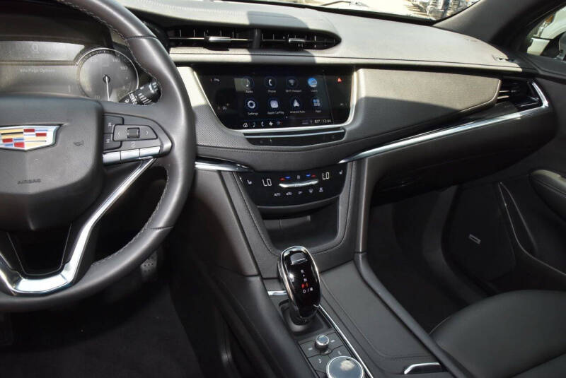 2024 Cadillac XT6 Luxury