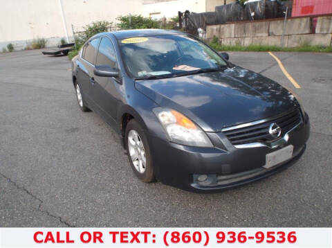 2007 Nissan Altima for sale at Lee Motor Sales Inc. in Hartford CT