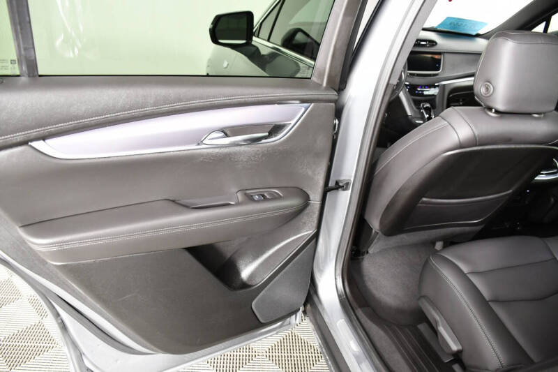 2025 Cadillac XT6 Luxury