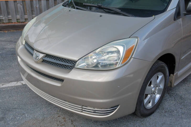2005 Toyota Sienna LE 7 Passenger