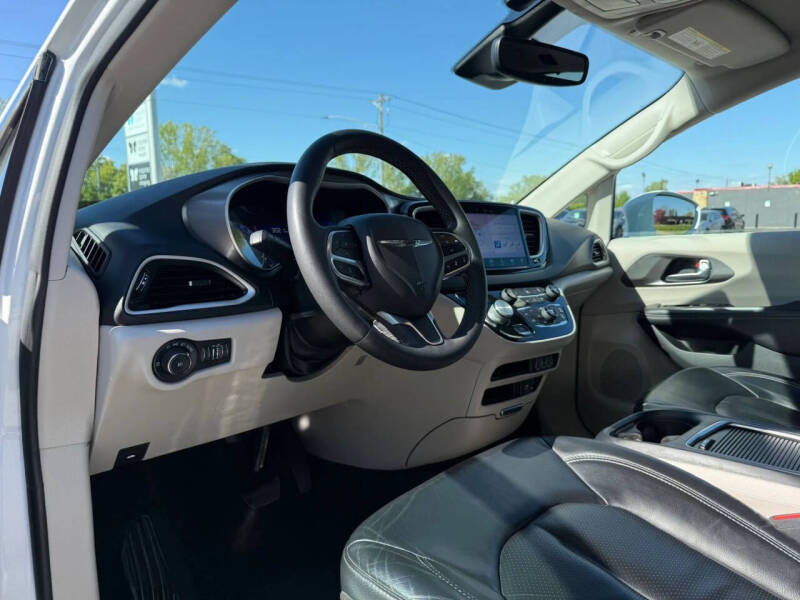 2022 Chrysler Pacifica Touring L