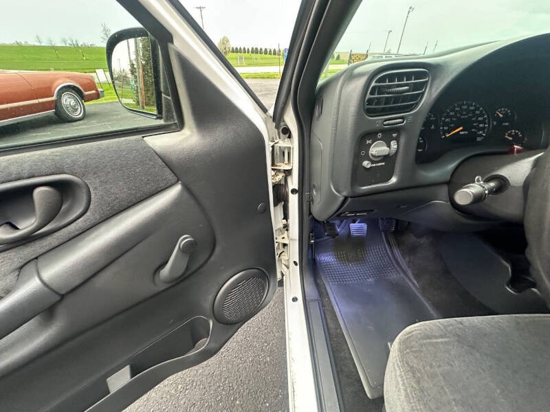 2000 Chevrolet S-10 LS