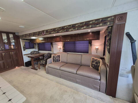 2002 Newmar Dutch Star 3852