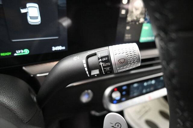 2025 Genesis GV60 Standard