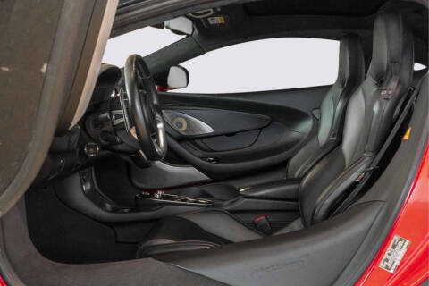 2022 McLaren GT