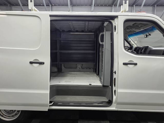 2016 Nissan NV