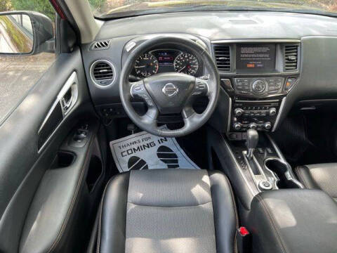 2019 Nissan Pathfinder SV