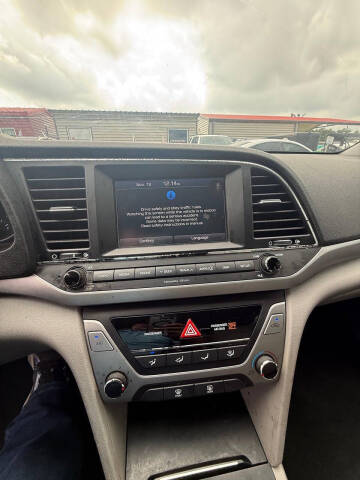 2017 Hyundai Elantra SE