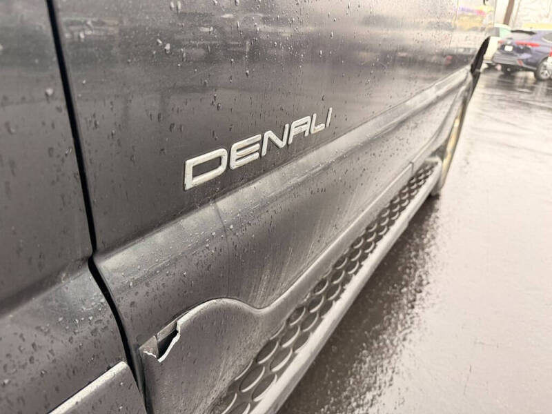 2004 GMC Yukon Denali
