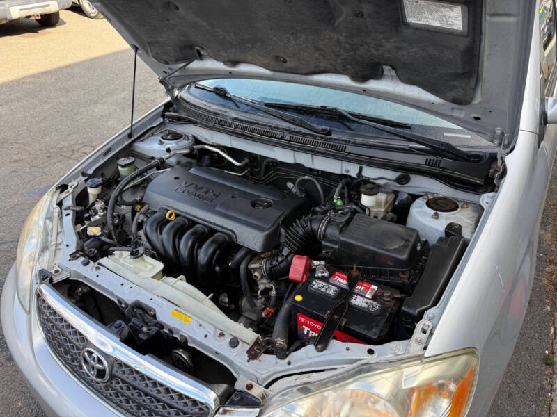 2005 Toyota Corolla LE