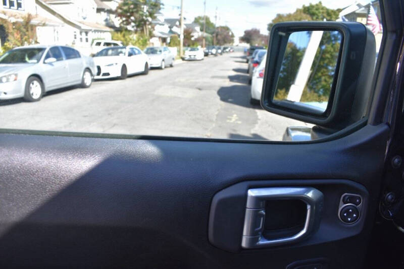 2022 Jeep Gladiator Sport