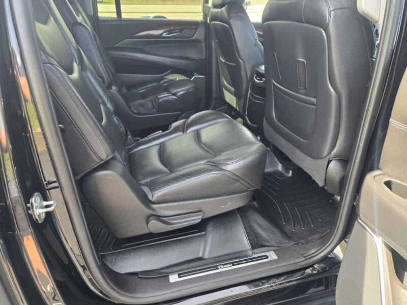 2018 Cadillac Escalade ESV Luxury