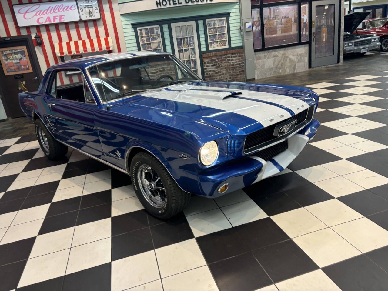 1966 Ford Mustang 2
