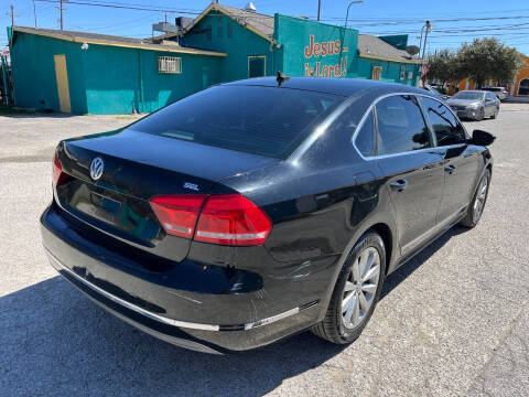 2012 Volkswagen Passat SEL