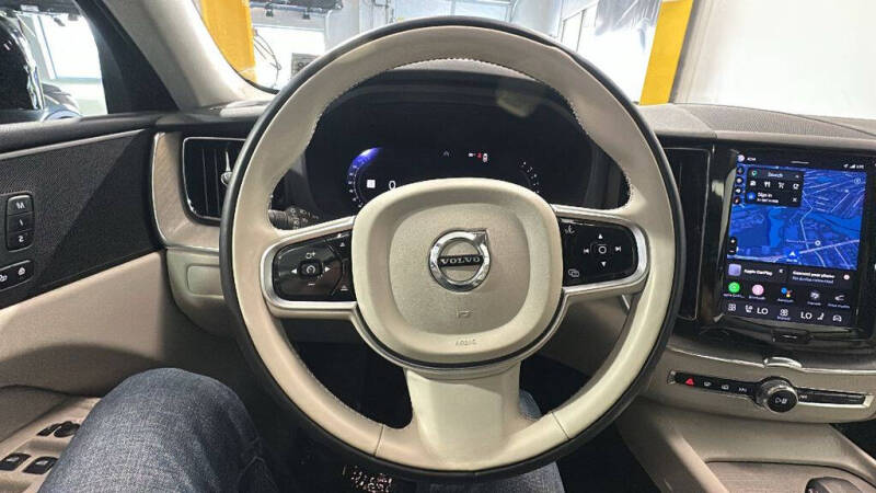 2023 Volvo XC60 B5 Plus Dark Theme