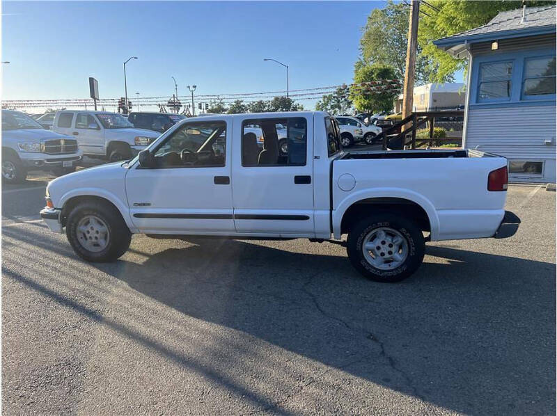 2001 Chevrolet S-10 LS