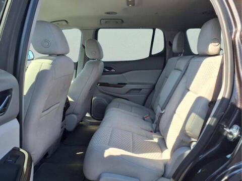2017 GMC Acadia SLE-2