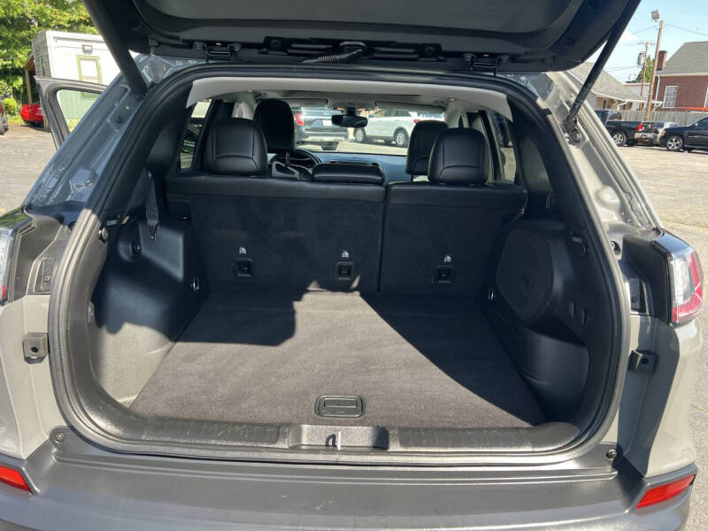 2019 Jeep Cherokee Latitude Plus