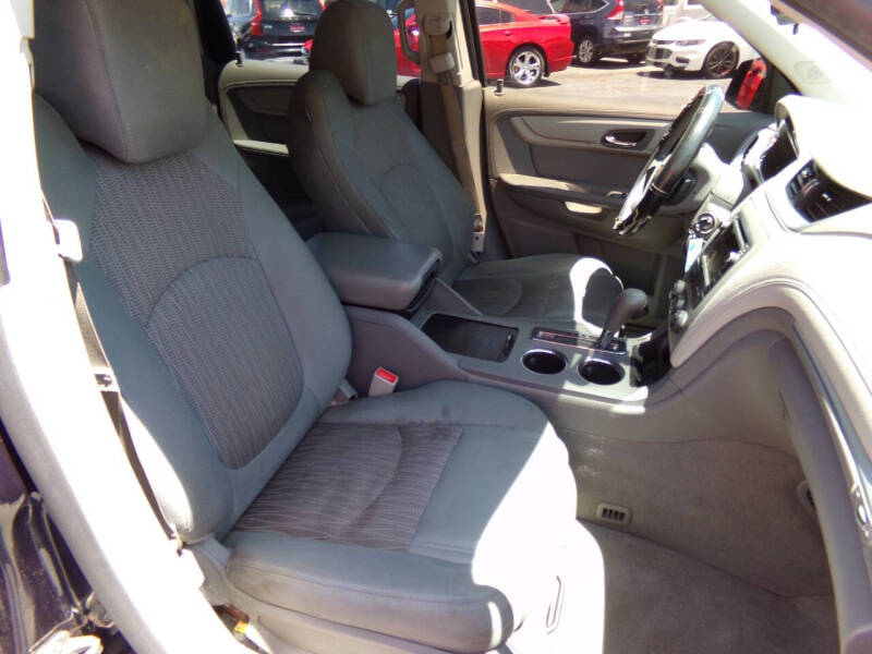 2017 Chevrolet Traverse LS