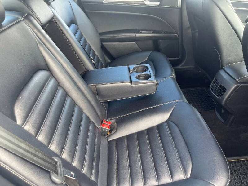 2020 Ford Fusion SEL