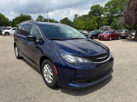 2020 Chrysler Voyager LX