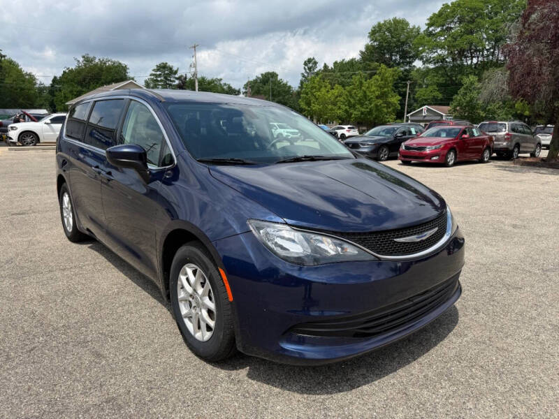 2020 Chrysler Voyager LX