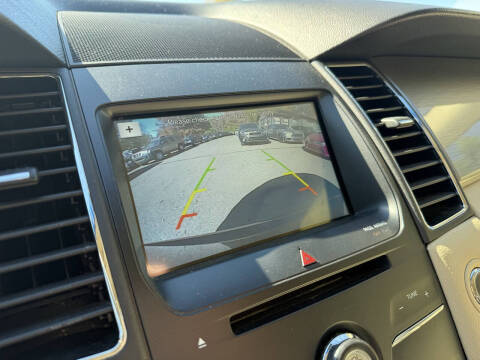 2017 Ford Taurus SEL