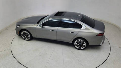 2025 BMW 5 Series 530i